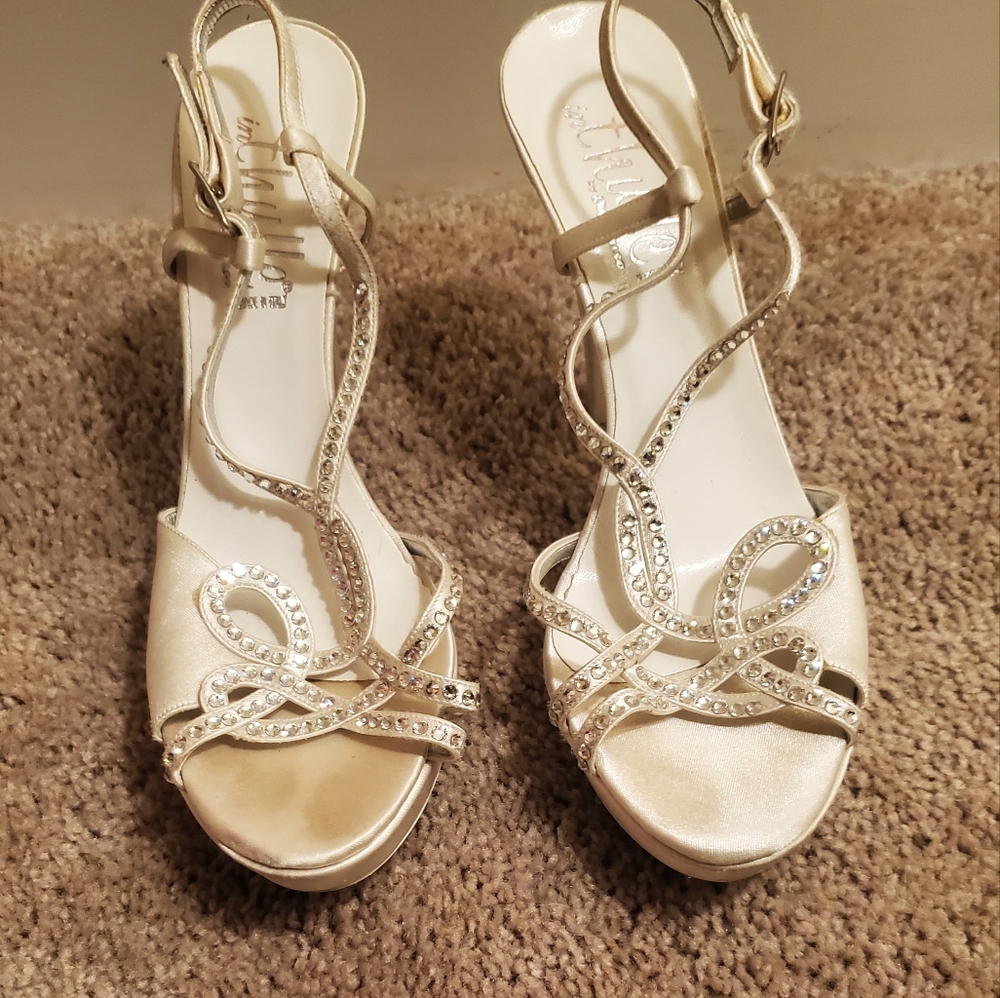 Wedding dress shoes